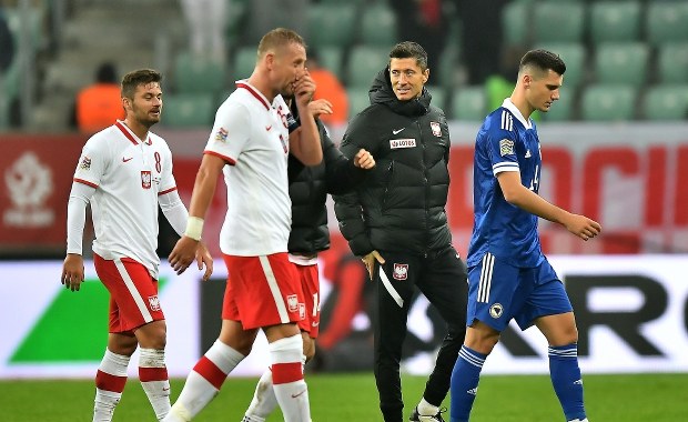 Reprezentacyjny ścisk w środku pola