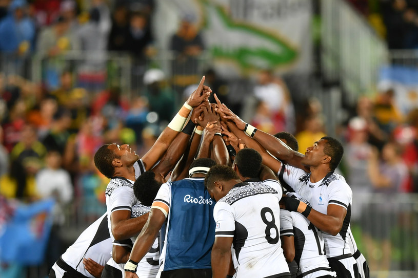 Reprezentanci Fidżi cieszą się ze zwycięstwa w finale IO /AFP