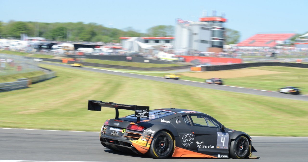 Reprezentant belgijskiej ekipy Audi WRT Mateusz Lisowski na torze Brands Hatch /Informacja prasowa