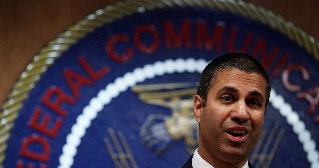 Republikański przewodniczący FCC, Ajit Pai - obecnie wróg publiczny numer jeden internautów w USA /AFP