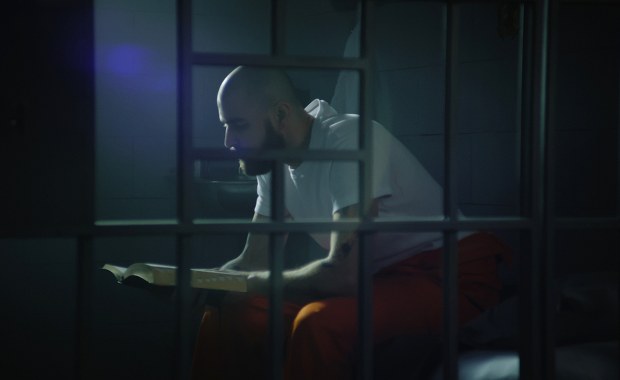 Resocjalizacja po azjatycku. Czytasz? Siedzisz za kratami krócej