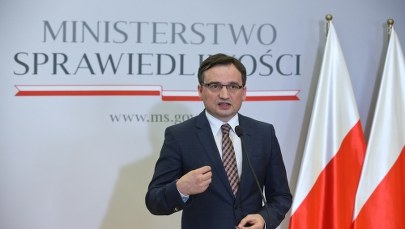 Resort sprawiedliwości chce zatrudniać zagranicznych ekspertów. Nęci ich dużymi pieniędzmi