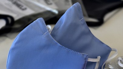 Resort zdrowia: Jeśli maseczka daje poczucie bezpieczeństwa, to trzeba ją nosić