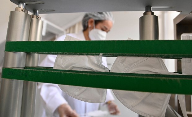 Respiratory od firmy handlarza bronią trafią na licytację