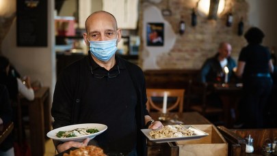 Restauracje, bary i kawiarnie znowu otwarte. Co się zmienia?