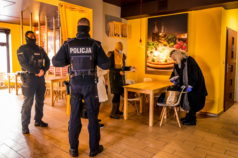 Restauratorzy mają dość - chcą pozwać polskie państwo! /Marcin Bruniecki /Reporter