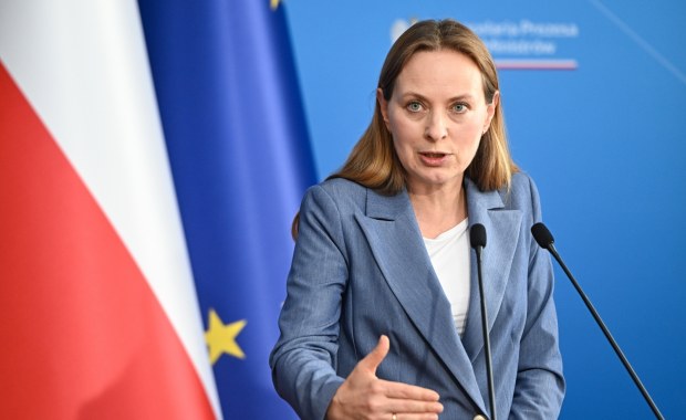 Rewizja KPO. "Bardzo ważne decyzje" ws. podatku od aut spalinowych i dopłat do elektryków