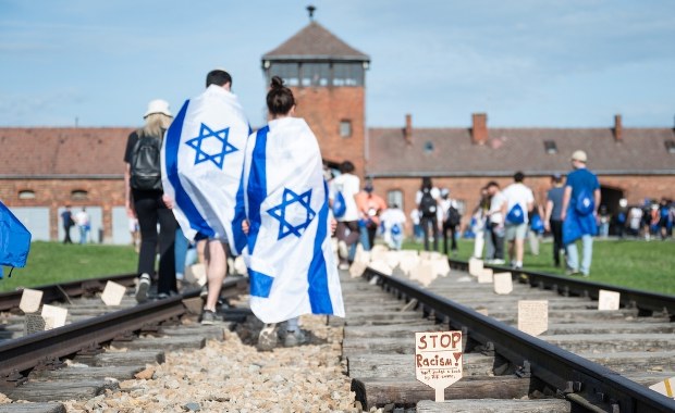 "Rewizjonista Holokaustu" w izraelskich mediach. MSZ staje w obronie Nawrockiego