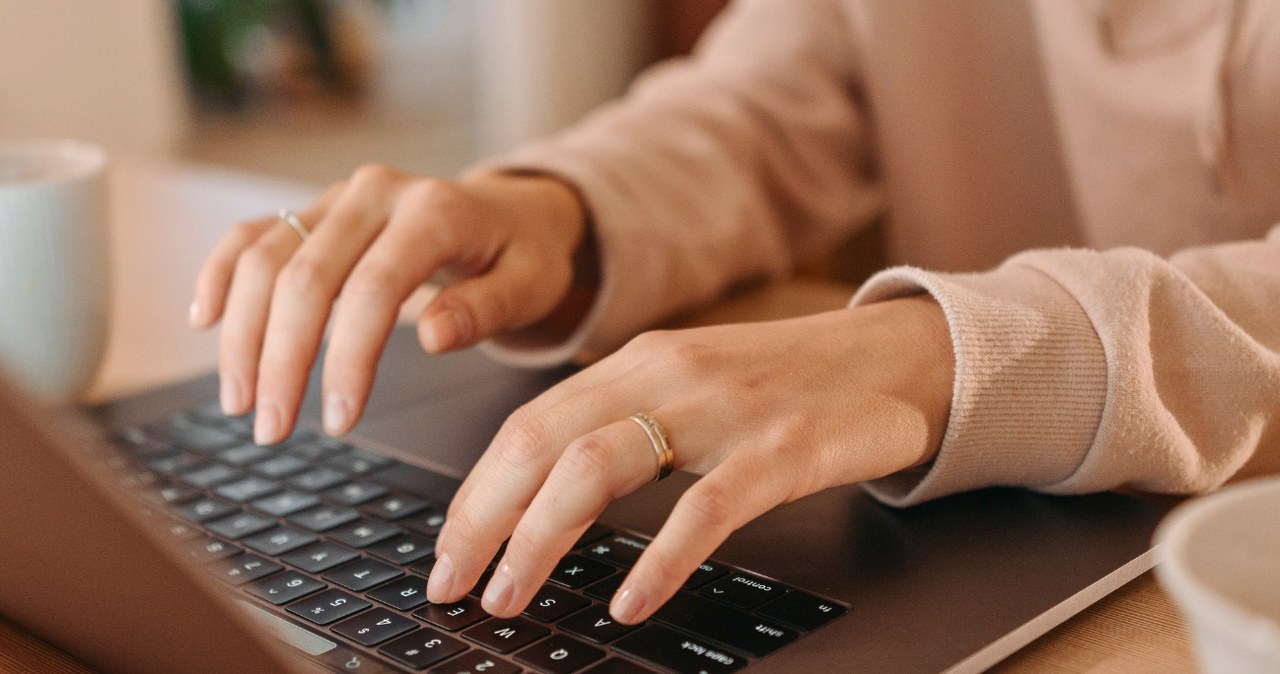 Rewolucja MEN. Centralny i bezpłatny e-dziennik? /Canva Pro