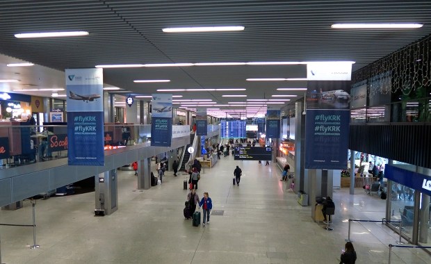 Rewolucja na krakowskim lotnisku. Zniesione limity i błyskawiczne kontrole