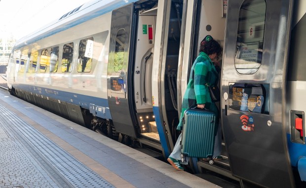 Rewolucja na torach! Intercity wraca do małych i średnich miast po latach nieobecności