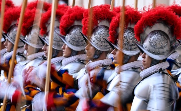 Rewolucja po 500 latach. Gwardia Szwajcarska przyjmie kobiety