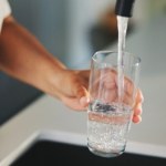 Rewolucja w kranach od 21 maja. Nowe przepisy dla zarządców szkół, szpitali i bloków