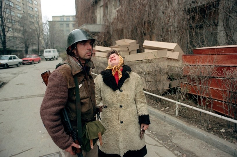 Rewolucja w Rumunii w 1989 roku dała kres rządom Ceauşescu /JOEL ROBINE /AFP