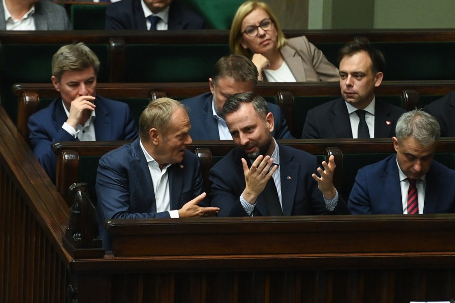 Rewolucyjne zmiany w świadczeniu 800 plus dla cudzoziemców, Sejm uchwalił ustawę /Piotr Nowak /PAP