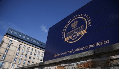 Rezerwy walutowe NBP spadły najmocniej w historii. Prezes Glapiński stawia na złoto