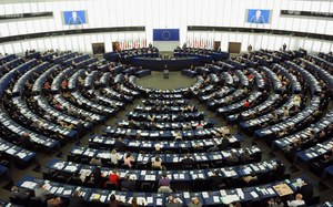 Rezolucja PE o wstrzymaniu KPO Polski i Węgier. Fidesz krytykuje