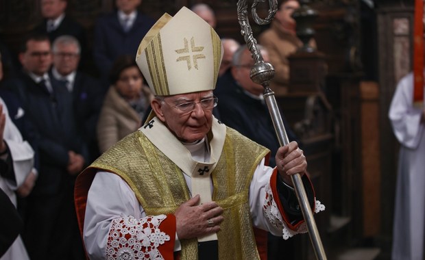 Rezygnacja abp. Jędraszewskiego przyjęta. Na razie jednak zostaje na urzędzie