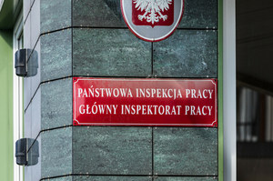 Rezygnacja w Państwowej Inspekcji Pracy po tekście Interii