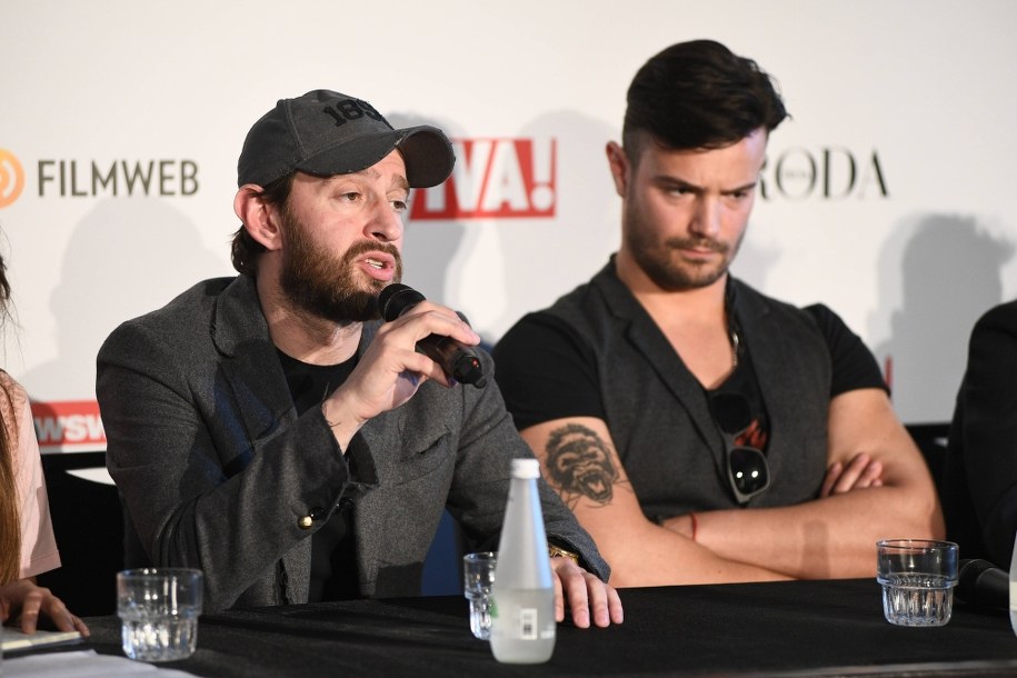 Reżyser Konstantin Chabieński i aktor Mikołaj Krawczyk /Marcin Kmieciński /PAP