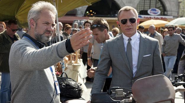 Reżyser Sam Mendes (L) i aktor Daniel Craig (P) ponownie spotkają się na planie Bonda. /materiały prasowe