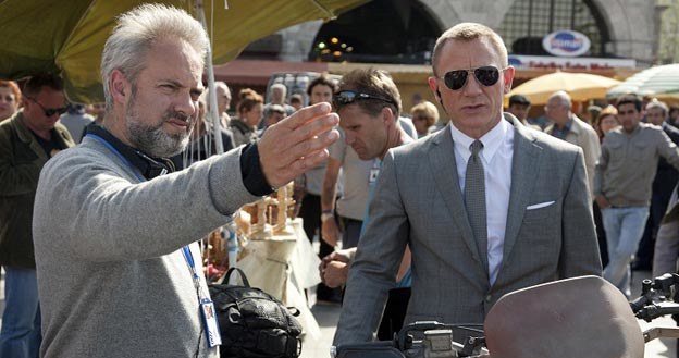 Reżyser Sam Mendes (L) i aktor Daniel Craig (P) ponownie spotkają się na planie Bonda. /materiały prasowe