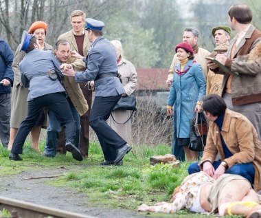 Reżyser w 1998 r. nakręcił film dokumentalny o tej sprawie pod tym samym tytułem "Jestem mordercą". - Chyba jako pierwszy zwróciłem uwagę na to, że w procesie, śledztwie nie było wszystko tak, jak być powinno, że była manipulacja i że jest pewna wątpliwość, czy skazano na pewno winnego - a skazano na karę śmierci. Film fabularny nie jest jednak od tego, żeby mówić, jak naprawdę było. Historia wampira z Zagłębia jest niezwykłą historią, która w jakiś sposób dużo mówi o tamtych czasach, o ludziach, o mechanizmach, o tym, że w ustroju totalitarnym ludzie różnie funkcjonują - czy kiedyś, czy teraz - i to dla mnie było najważniejsze, kiedy pisałem scenariusz i wracałem do tej historii - mówił Pieprzyca.

 