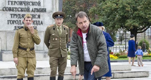 Reżyser Waldemar Krzystek na planie "Fotografa" - fot. Łukasz Grudniewski /East News