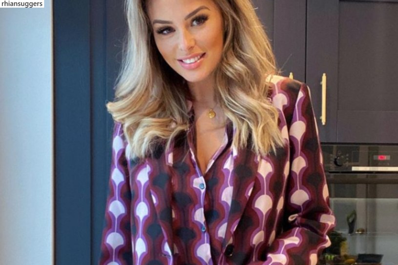 Rhian Sugden regularnie raczy fanów gorącymi zdjęciami /Instagram