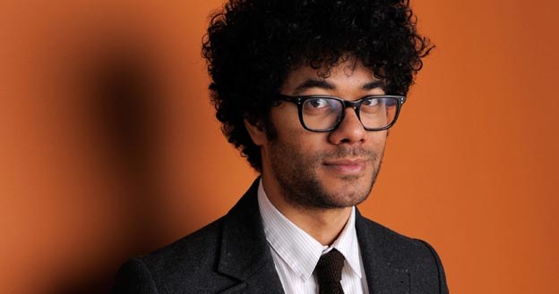 Richard Ayoade znany był dotychczas jako komik - fot. Larry Busacca /Getty Images/Flash Press Media