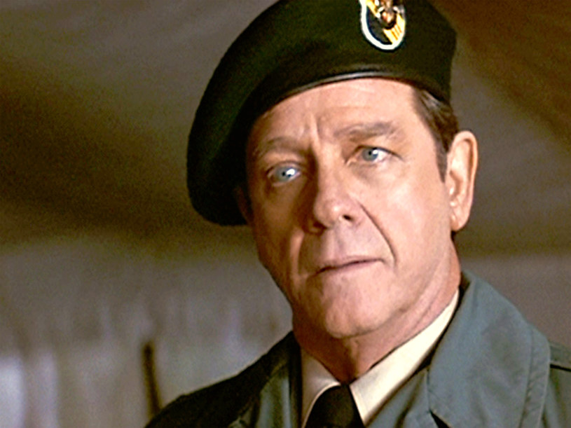 Richard Crenna zastąpił Kirka Douglasa w roli pułkownika Samuela Trautmana /CBS /Getty Images