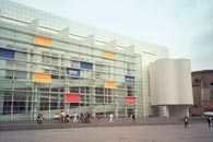 Richard Meier, Muzeum Sztuki Współczesnej w Barcelonie /Encyklopedia Internautica