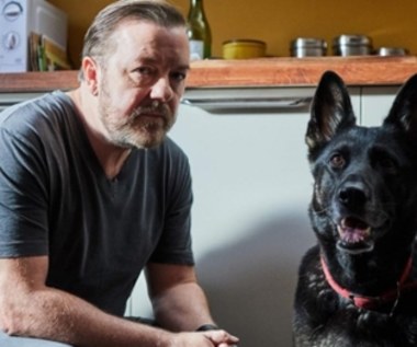 Ricky Gervais: Gwiazda "After Life" miała zostać królem popu