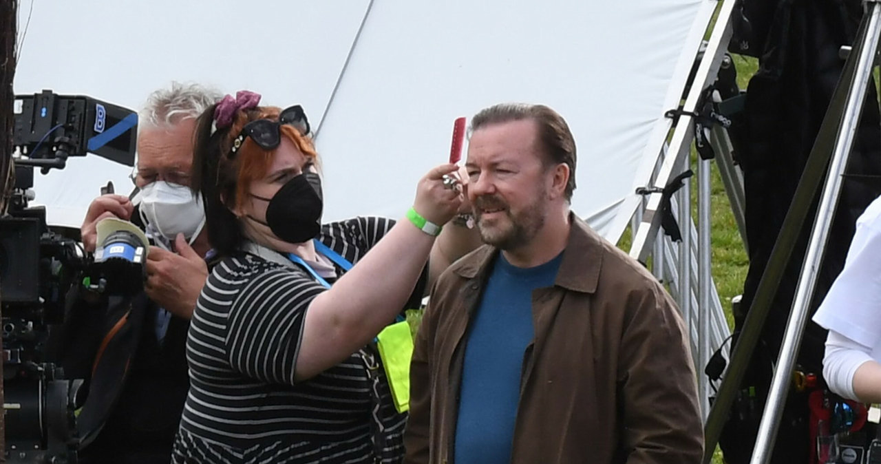 Ricky Gervais na planie serialu "After Life" /Evening Standard/Eyevine/East News /East News