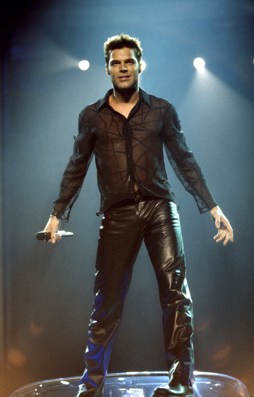 Ricky Martin podczas koncertu w 1999 roku /KMazur /Getty Images