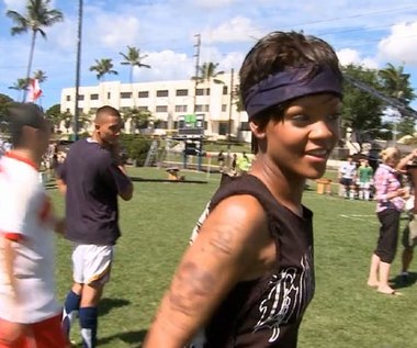 Rihanna gra w piłkę nożną