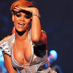 Rihanna musi się ubrać