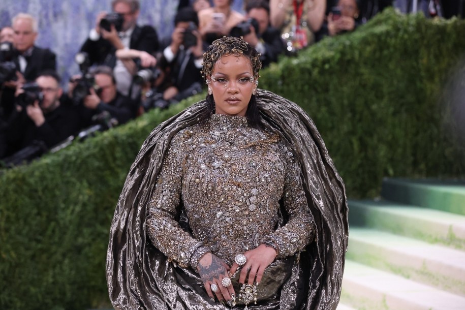 Rihanna na Met Gali /SARAH YENESEL /PAP/EPA
