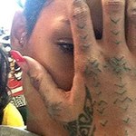 Rihanna ozdobiła dłoń tatuażem maoryskim