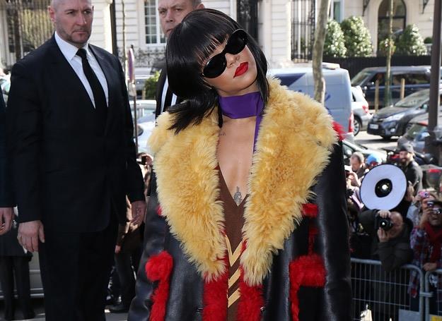 Rihanna podczas Paris Fashion Week - fot. Pierre Suu /Getty Images/Flash Press Media