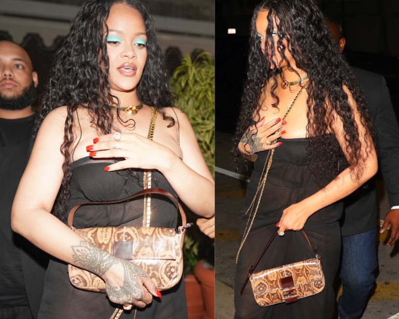 Rihanna próbuje okiełznać niesforny biust, który wprost wylewa jej się z sukienki /305pics /Getty Images