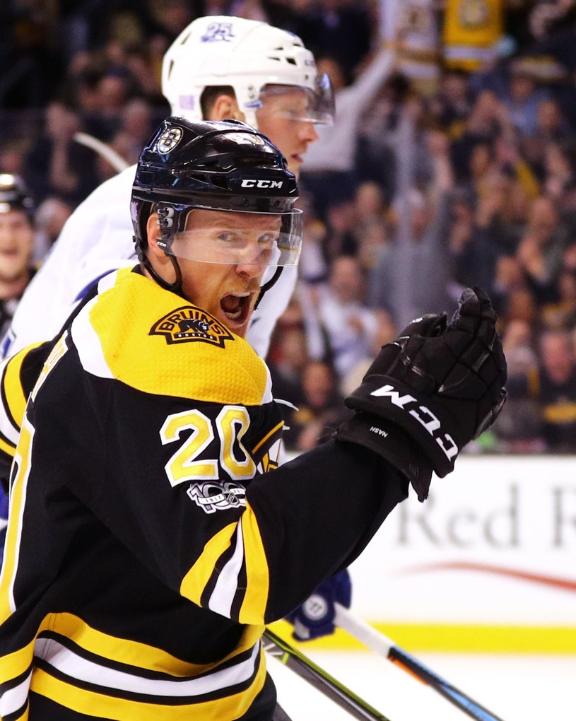Riley Nash (numer 20) z Boston Bruins /AFP