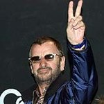 Ringo Starr gra "Love Me Do"