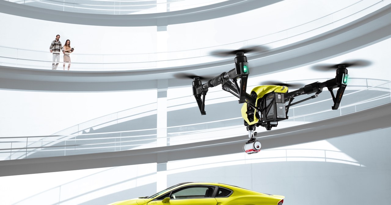 Rinspeed Etos ma własnego drona z wbudowaną kamerką TomTom Bandit /materiały prasowe