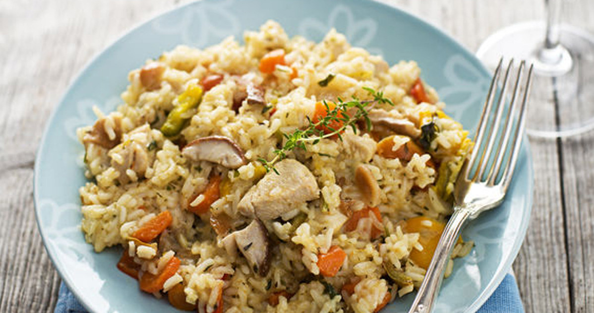 Risotto z grzybami i kurczakiem /123RF/PICSEL