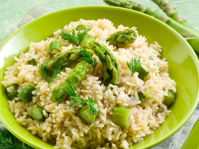 Risotto ze szparagami /123RF/PICSEL