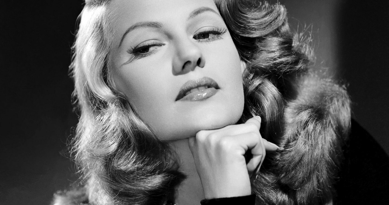 Rita Hayworth /Columbia Pictures Corporation / Entertainment Pictures /East News