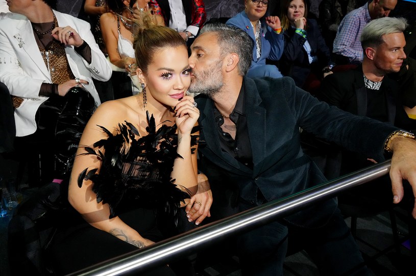 Rita Ora i Taika Waititi na MTV EMA 2021 / Jeff Kravitz / Contributor /Getty Images