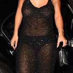 Rita Ora w całkowicie prześwitującej sukni na imprezie!