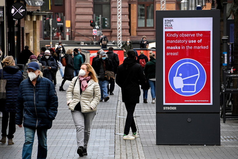 RKI: Po Wielkanocy może być więcej zakażeń koronawirusem niż w czasie Bożego Narodzenia /Sascha Steinbach /PAP/EPA